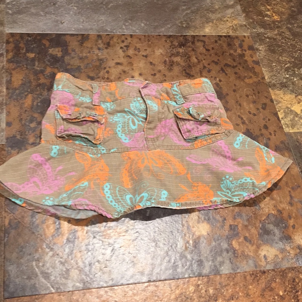 Greendog girls 2T butterfly skirt.